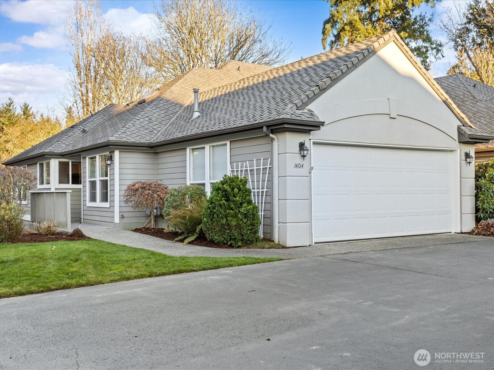 Property Photo:  1404 NW 202nd Lane  WA 98177 