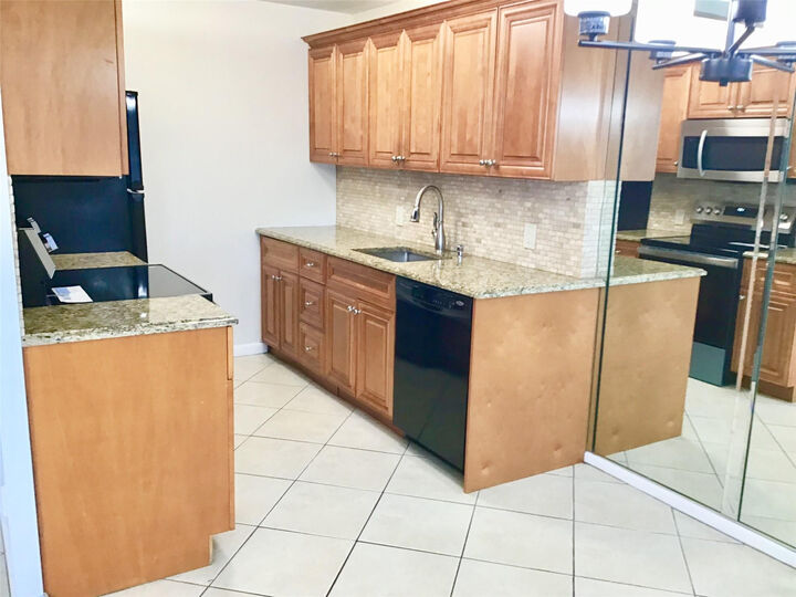 Property Photo: 2035 Exeter B 2035 FL 33434