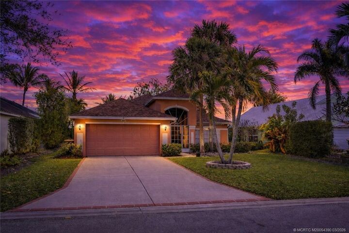 Property Photo:  861 NW Waterlily Place  FL 34957 
