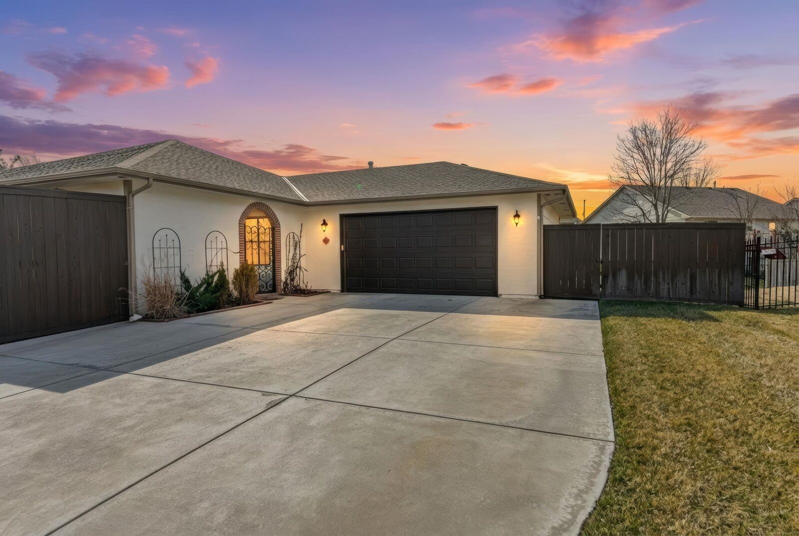 Property Photo: 217 S Maple Dunes St KS 67235