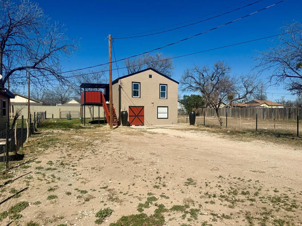 Property Photo:  1306 E 17th Street  TX 76903 