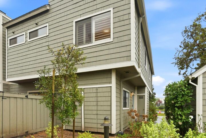 Property Photo:  804 Centaurus Lane  CA 94404 