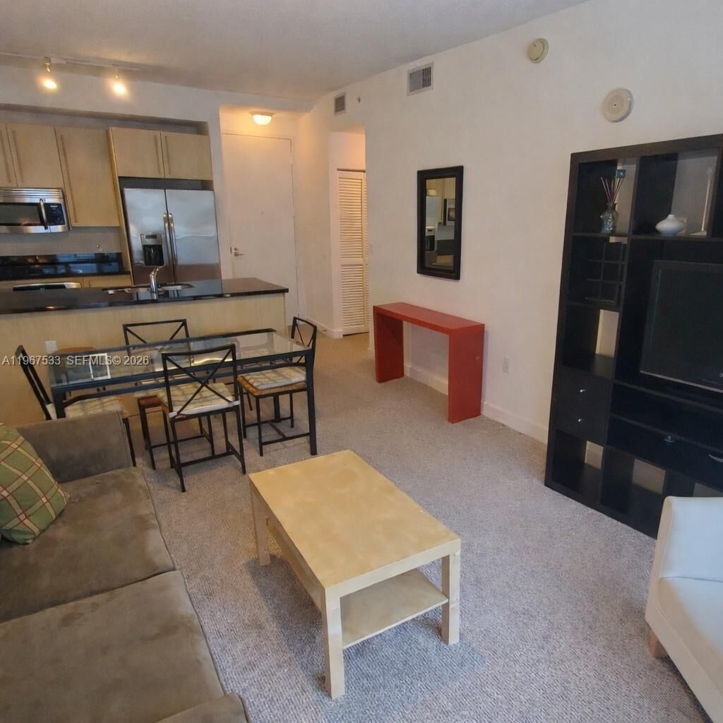 Property Photo:  1111 SW 1st Ave 1221-N  FL 33130 