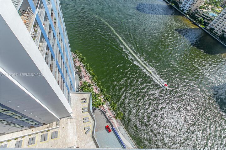 Property Photo:  325 S Biscayne Blvd 2726  FL 33131 