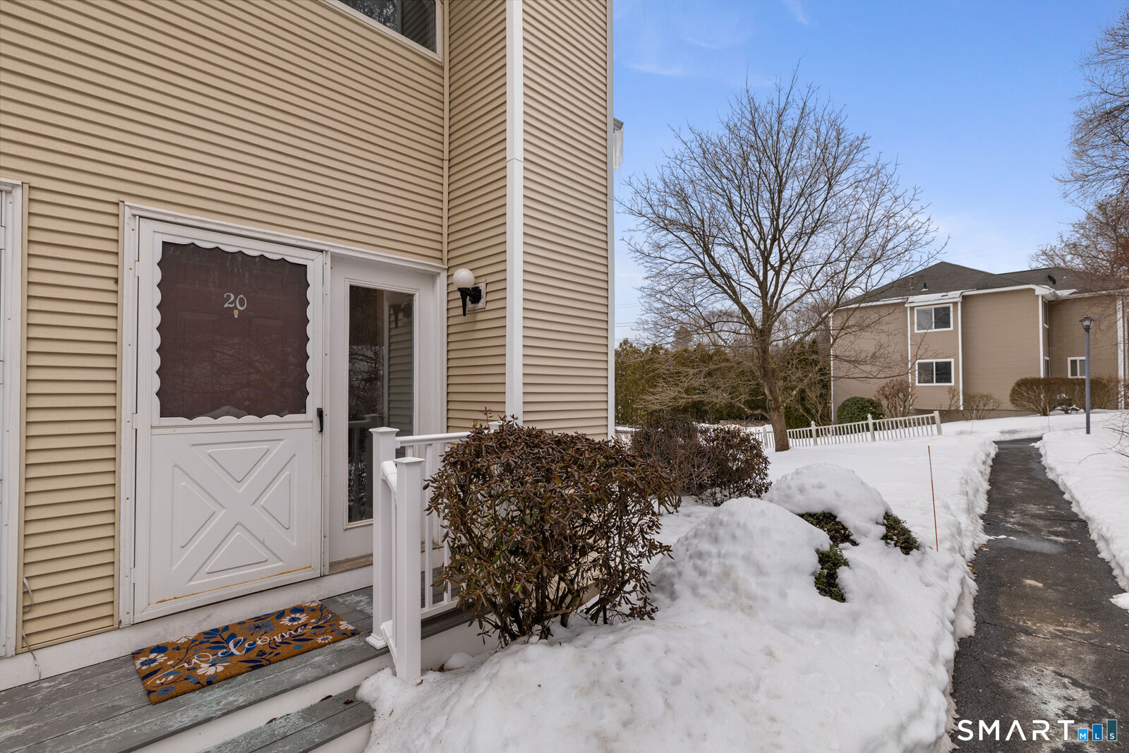 Property Photo:  80 Country Lane Apt 20  CT 06066 