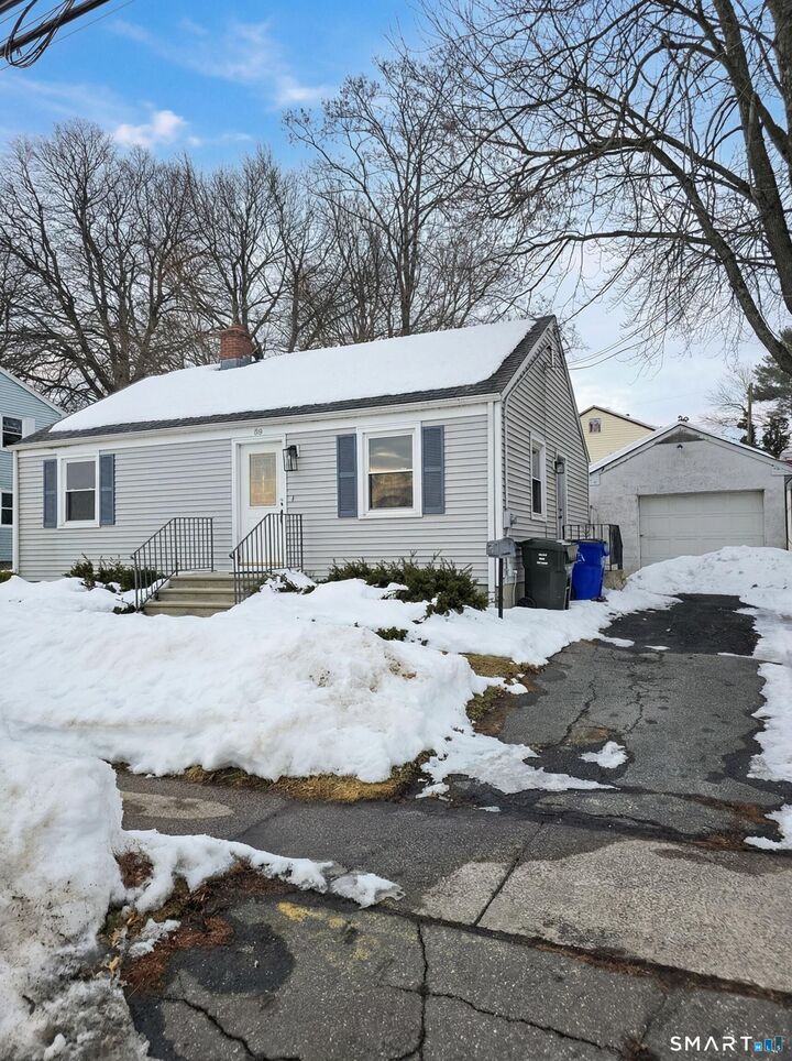 Property Photo:  50 Hillcrest Avenue  CT 06110 