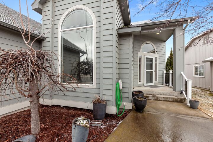 Property Photo: 19201 E Riverwalk Ln WA 99016