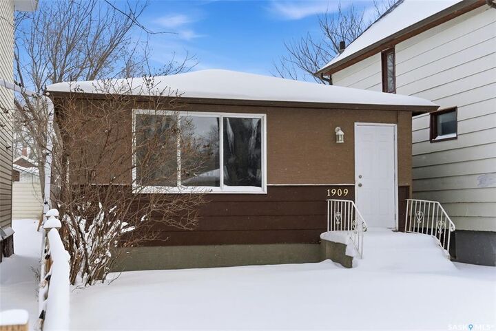 Property Photo: 1909 Montreal Street SK S4P 1L4