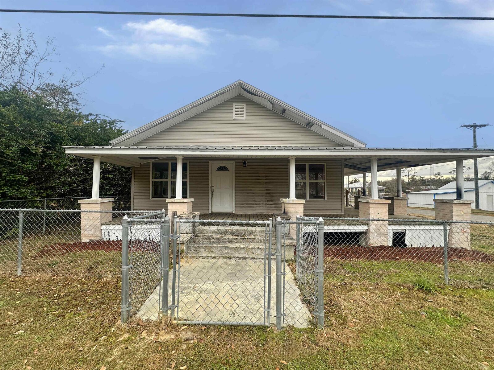Property Photo:  20560 NW Folsom Avenue  FL 32424 