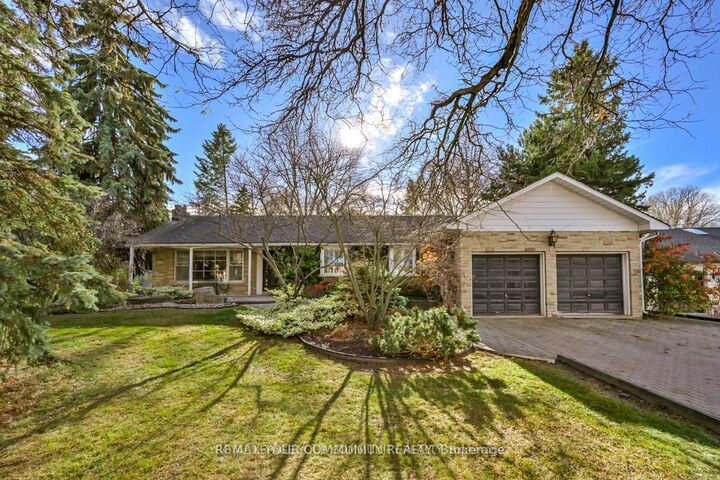 Property Photo: 23 Denham Drive ON L4C 6H6