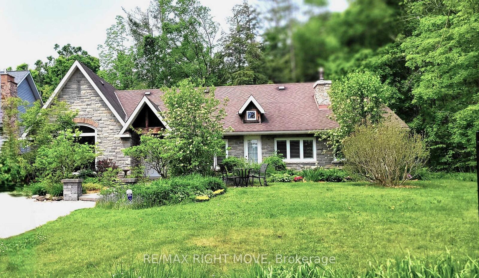 Property Photo: 3528 Glenhaven Beach Road ON L9S 2Z3