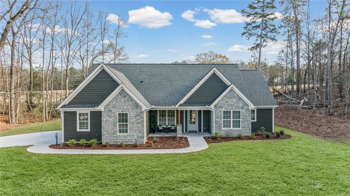 Property Photo:  315 Lakefront Drive  SC 29626 