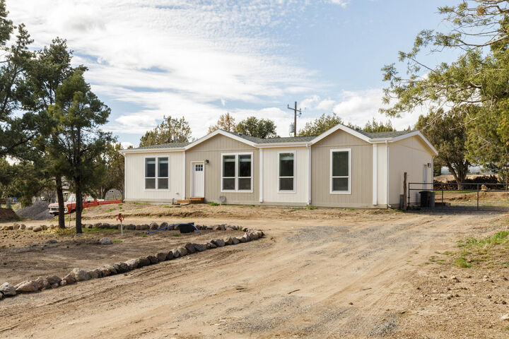 Property Photo:  183 N Matt Dillon Tr  UT 84722 