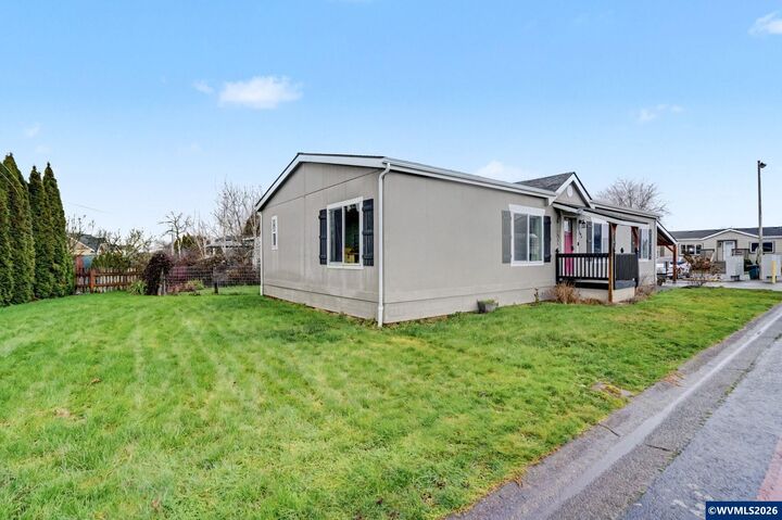 Property Photo:  104 Essex Dr SE 52  OR 97325 