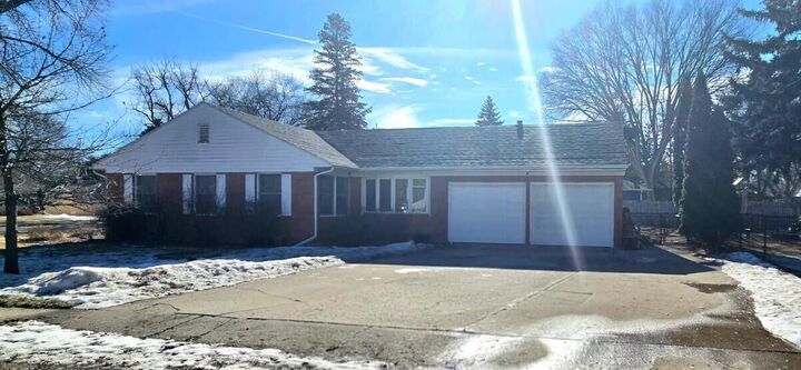 Property Photo:  1321 N Washington St  SD 57401 