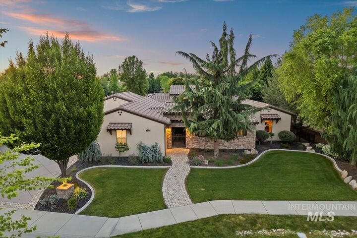 Property Photo: 966 W Watersford Dr. ID 83616