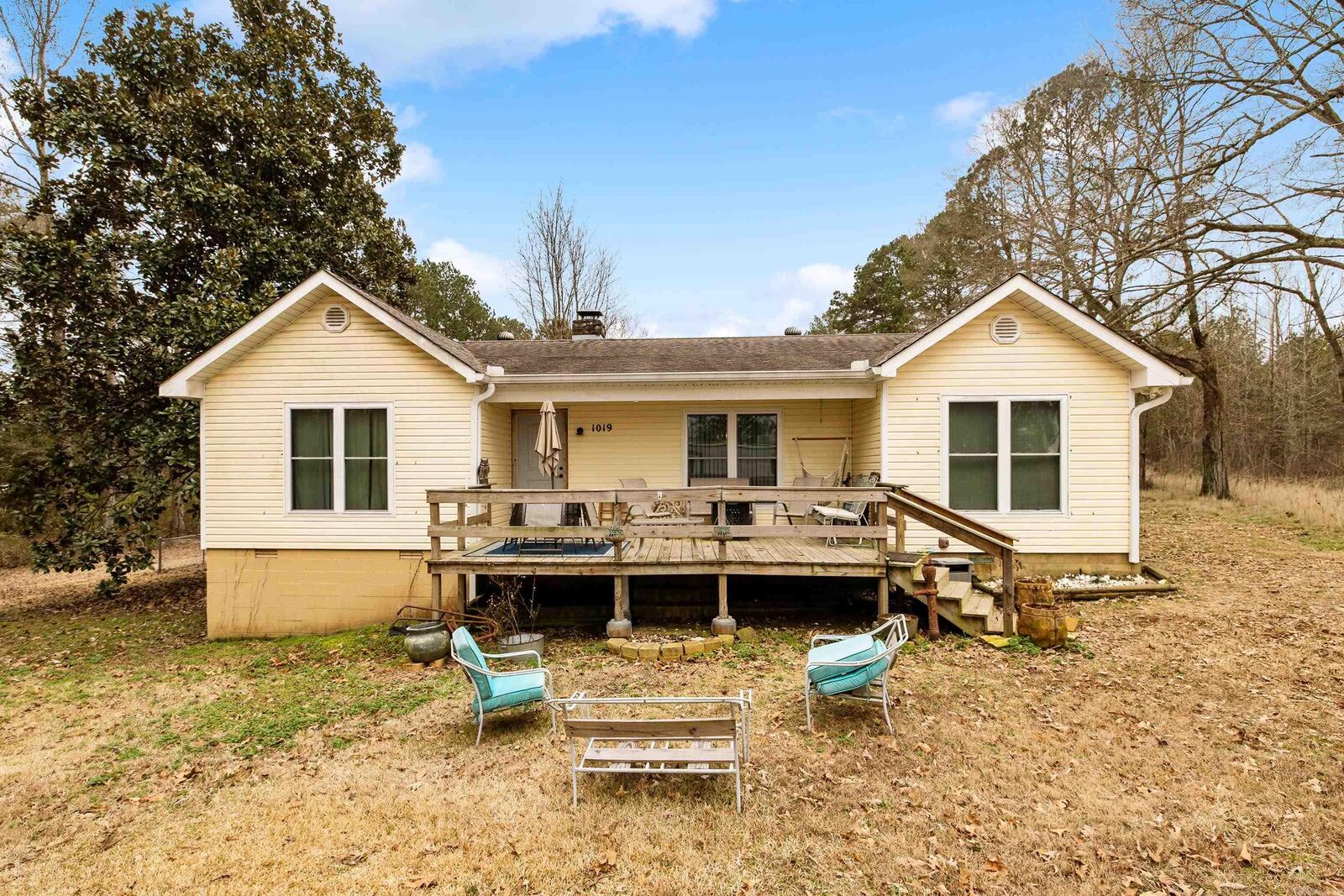 Property Photo:  1019 W Main Street  AR 72167 