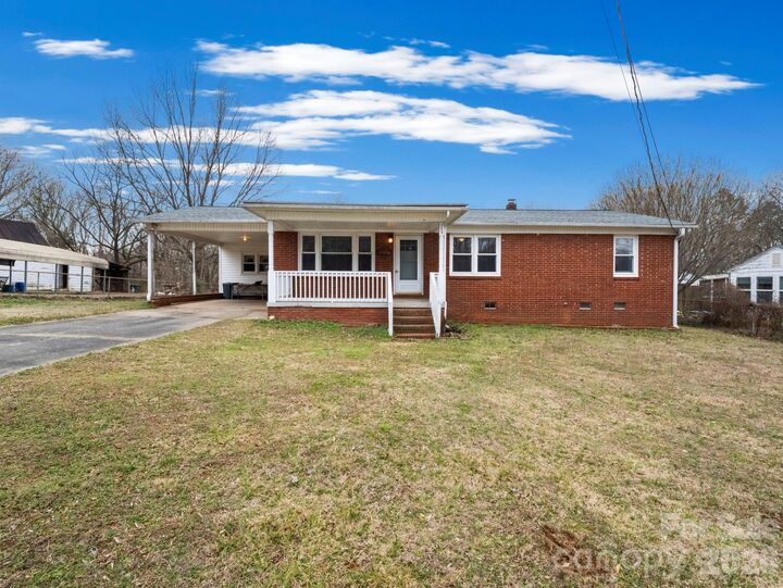Property Photo: 309 Green Street NC 28092