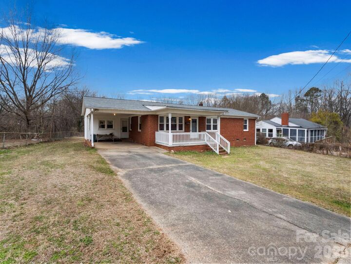 Property Photo:  309 Green Street  NC 28092 