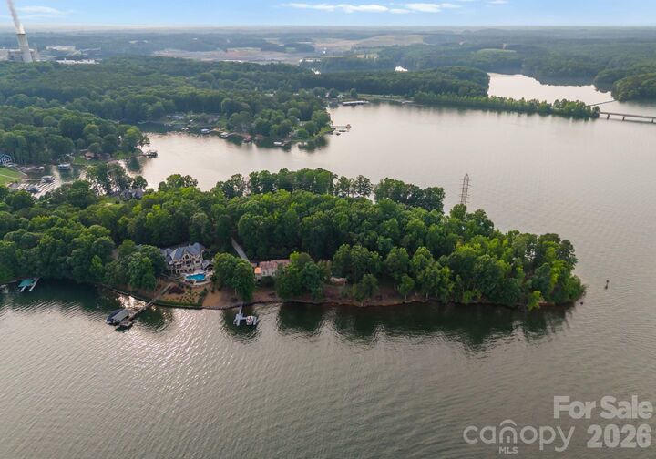 Property Photo: 9184 Greenwood Road NC 28682