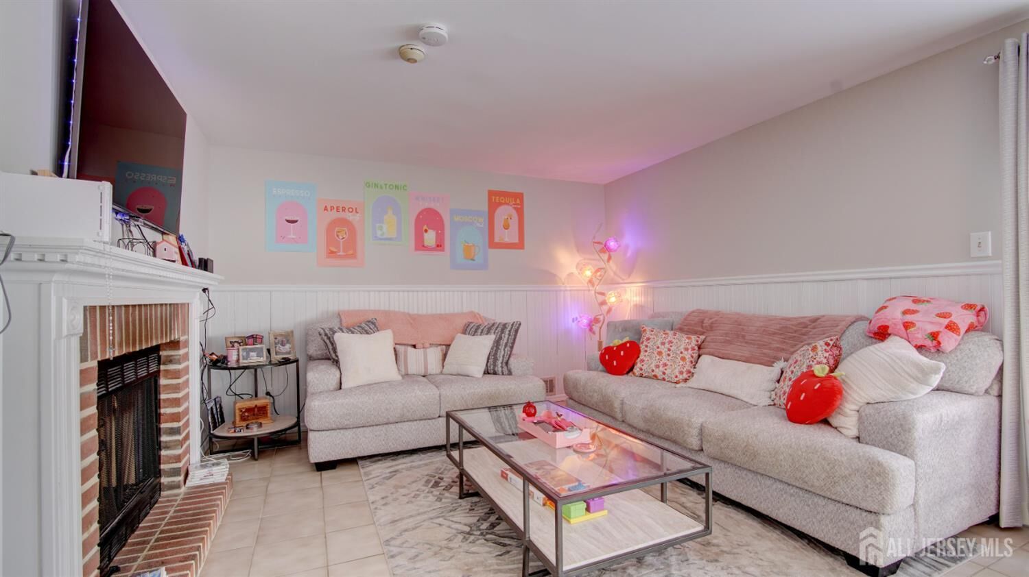 Property Photo:  274 274 Bath Ave  8 Avenue  NJ 07740 