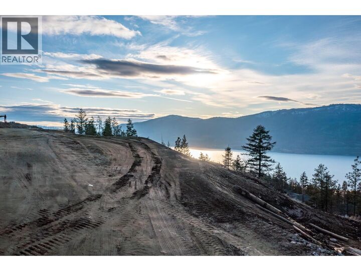 Property Photo:  11 Beacon Hill Drive  BC V4V 0A9 