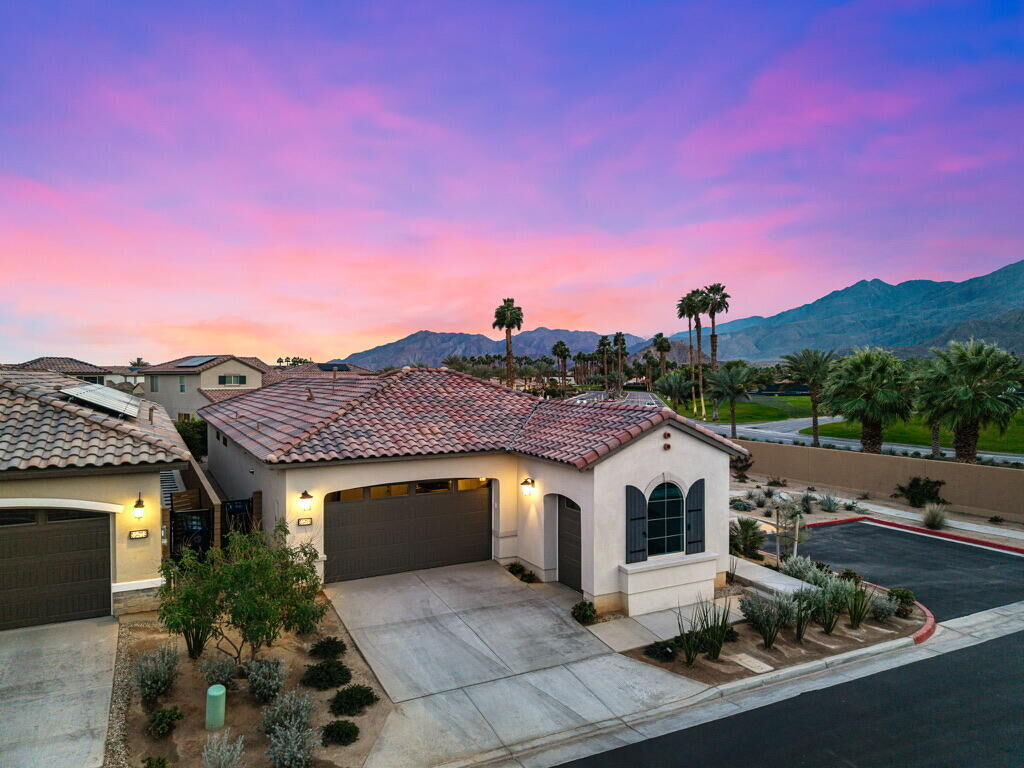 Property Photo: 55766 Isleworth CA 92253