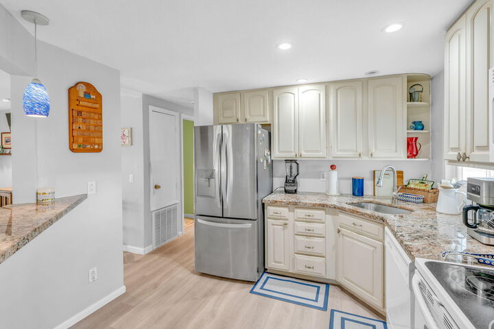 Property Photo:  902 S Ruby Drive  FL 33037 