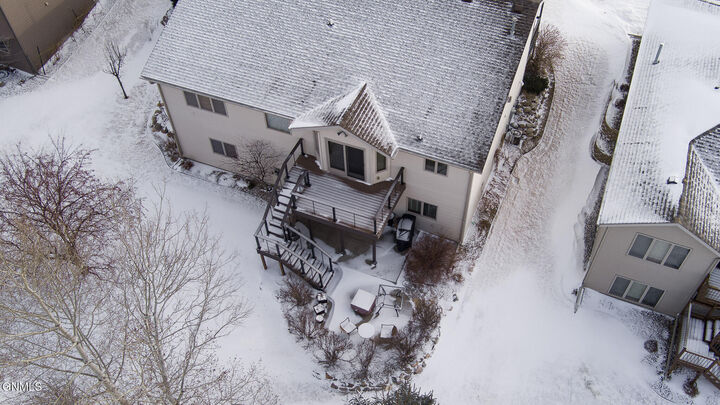 Property Photo: 906 Longhorn Drive ND 58503