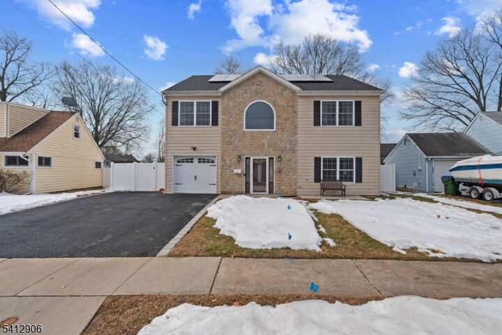 Property Photo: 7 Dobson Rd NJ 08817