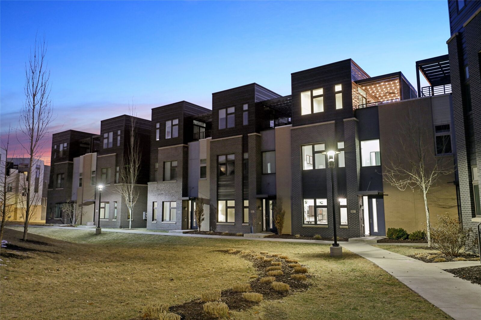 Property Photo:  857 E 2nd Street  IA 50309 