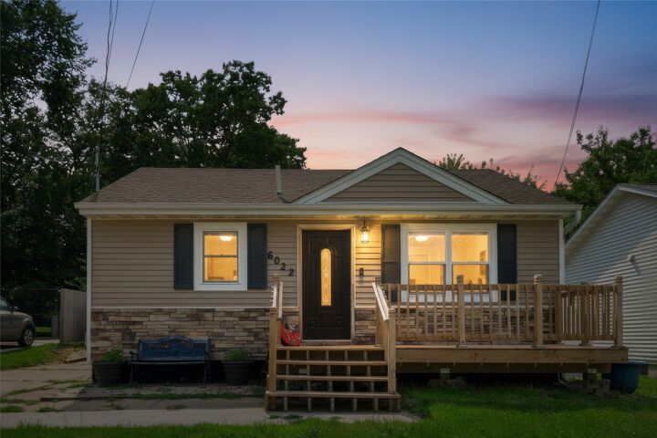 Property Photo: 6022 SE 4th Street IA 50315