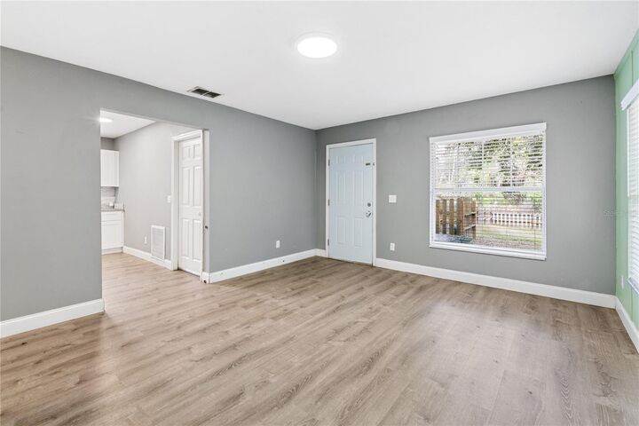 Property Photo:  600 W Clarke Street  FL 34785 