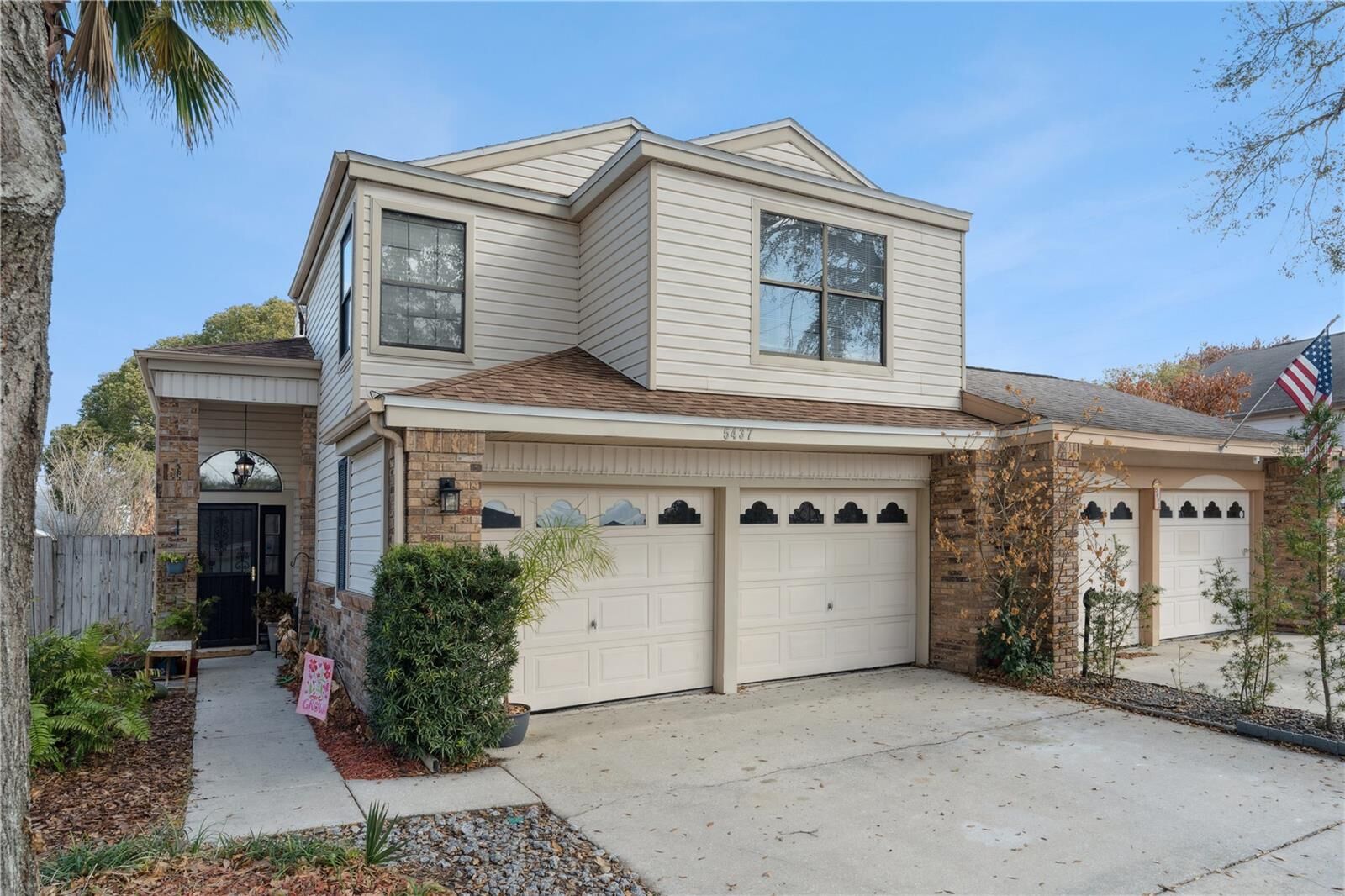 Property Photo: 5437 Wincrest Court FL 32812