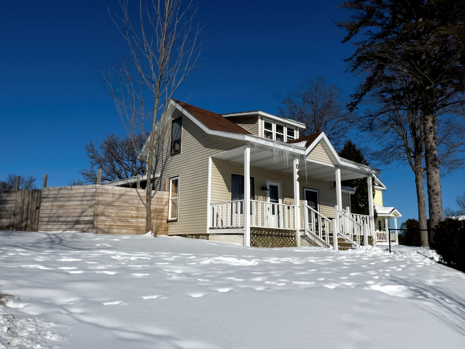 Property Photo:  544 W Upton Avenue  MI 49677 