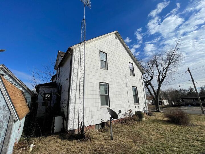 Property Photo:  523 W Washington Avenue  IL 62246 