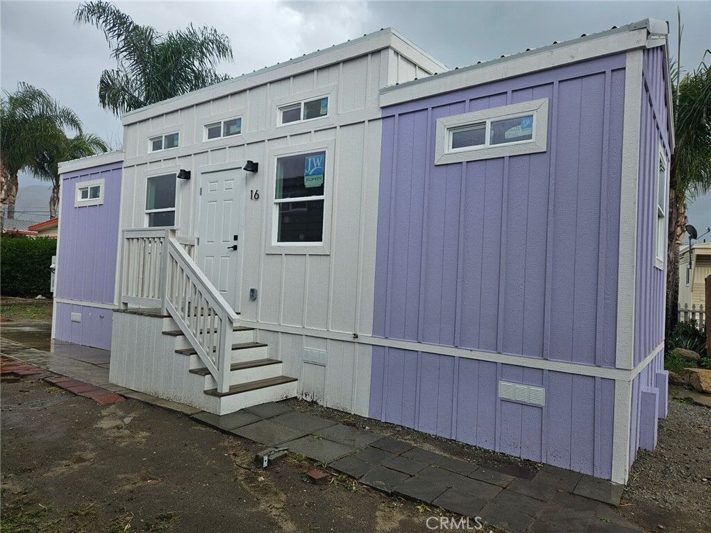 Property Photo: 501 S Mistletoe 16 CA 92582