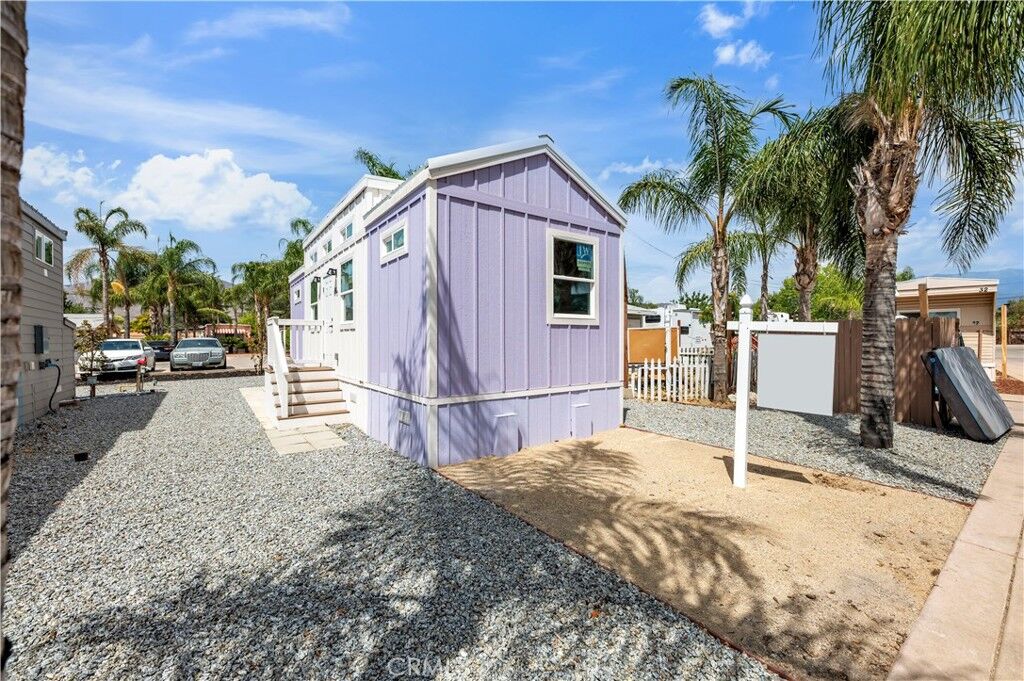 Property Photo: 501 S Mistletoe 16 CA 92582