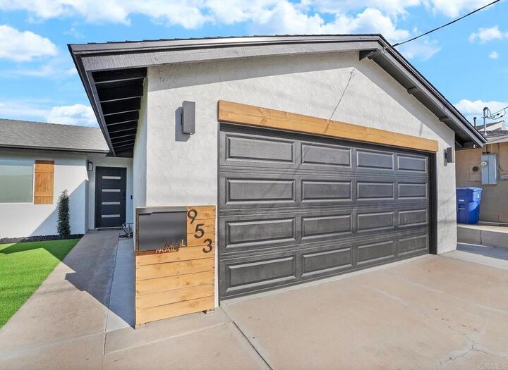 Property Photo:  953 Maria Way  CA 91911 