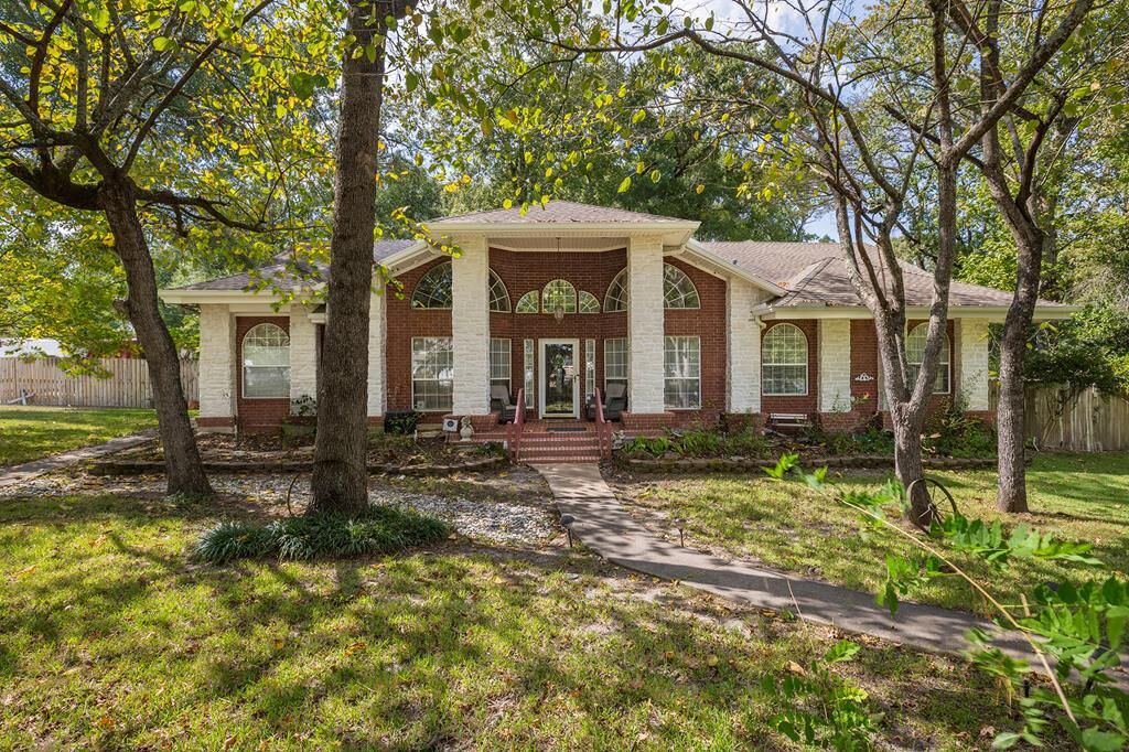 Property Photo: 3306 South Chestnut TX 75901