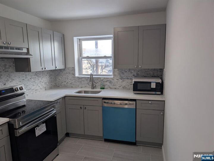 Property Photo:  205 Bergen Turnpike 2E  NJ 07066 