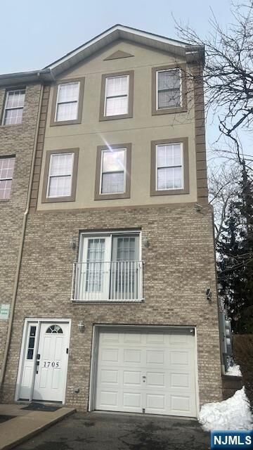 Property Photo:  17 Zabriskie Street 1705  NJ 07601 