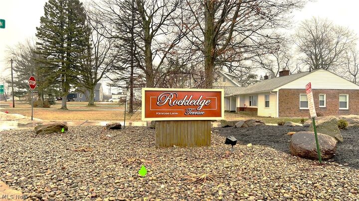 Property Photo: 144 Kimrose Lane 144 OH 44147