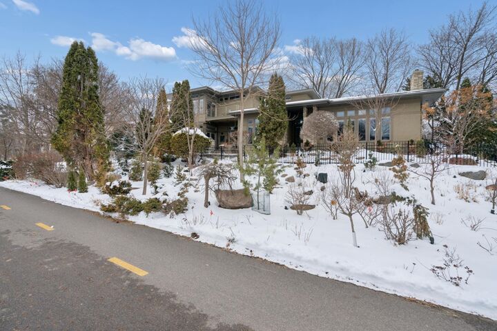 Property Photo:  2864 Irving Avenue S  MN 55408 