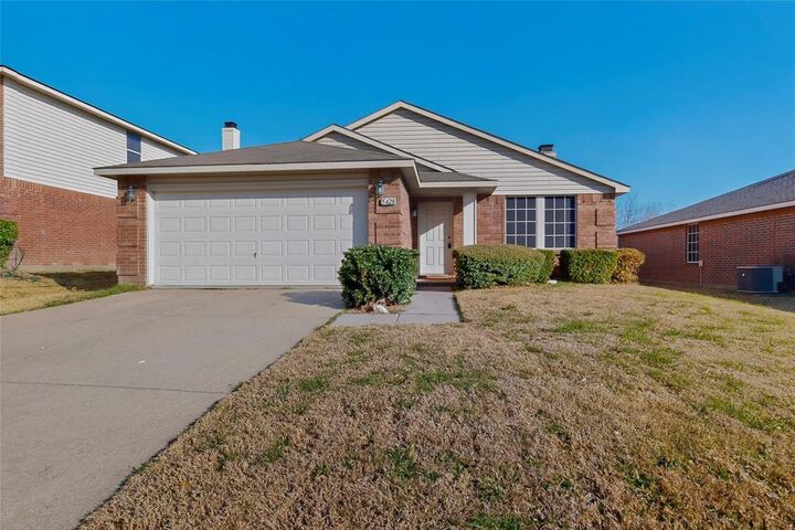 Property Photo: 5428 Comanche Wells Drive TX 75071