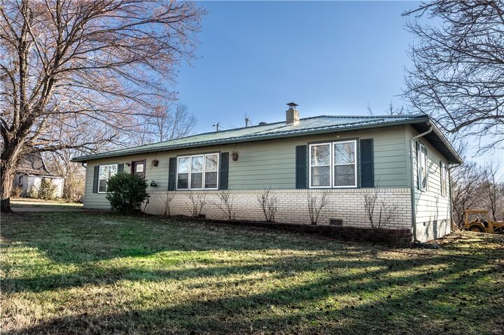 Property Photo:  203 1st Street  AR 72662 