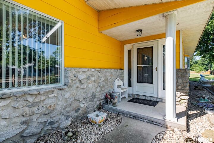 Property Photo:  708 E Candy Cane Lane  IL 62896 