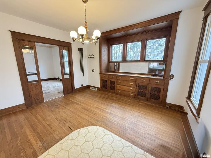 Property Photo: 469 N 2nd Avenue IL 61520