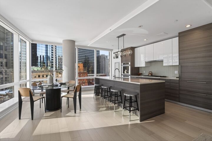 Property Photo:  1 Franklin St 1408  MA 02110 