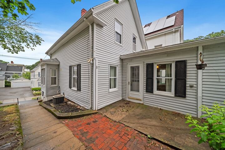 Property Photo:  91 Oakwood Avenue  MA 01902 